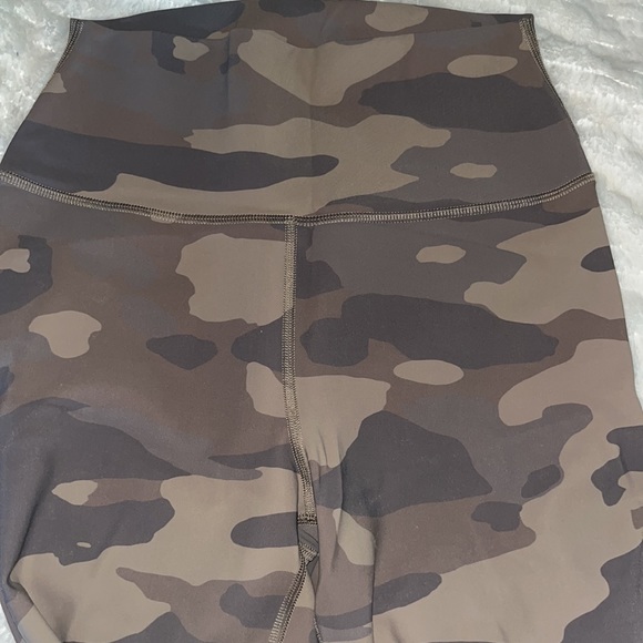 Alo vapor camo- high waist performance leggings - Picture 4 of 5